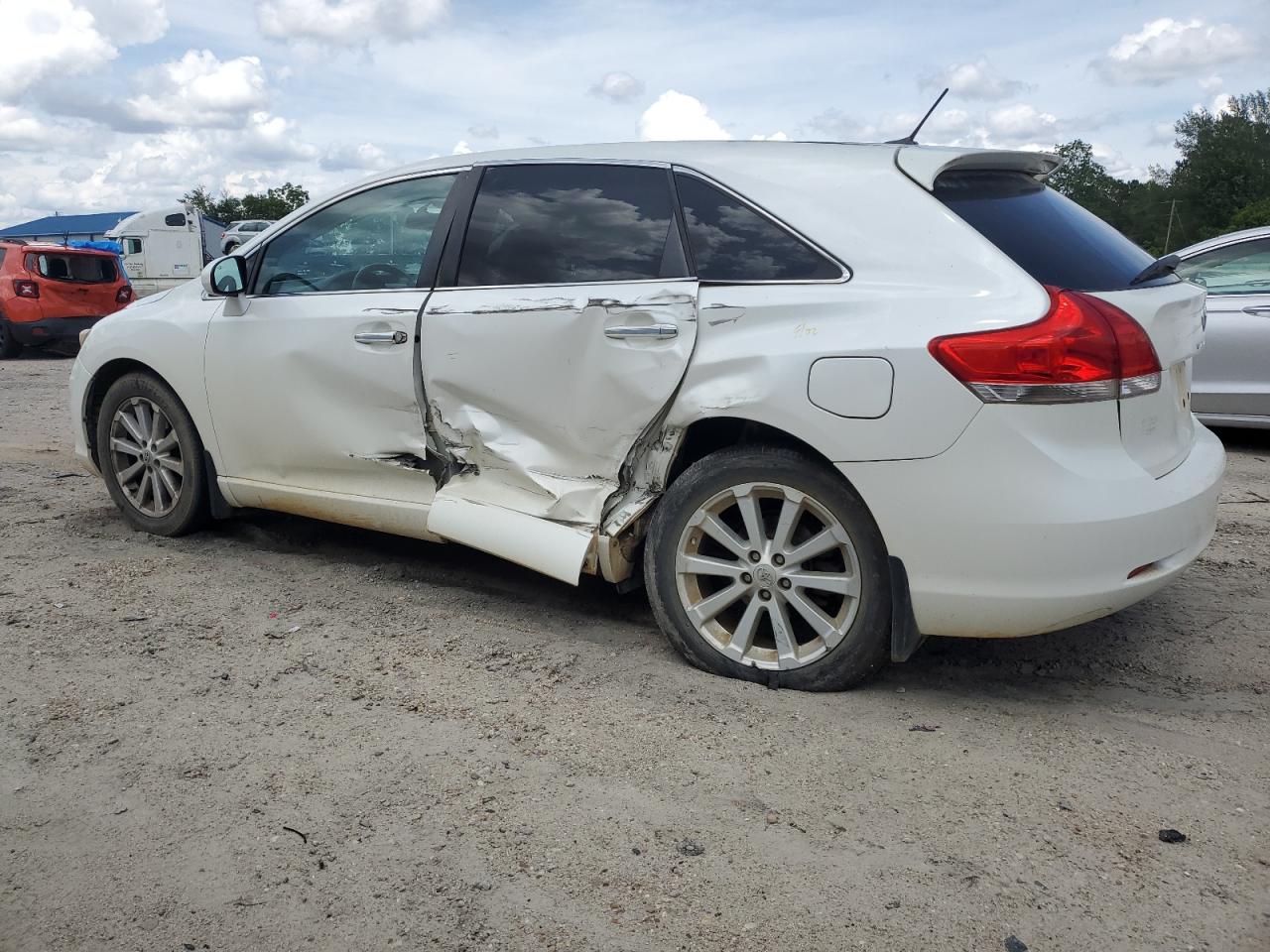 2009 TOYOTA VENZA photo 2