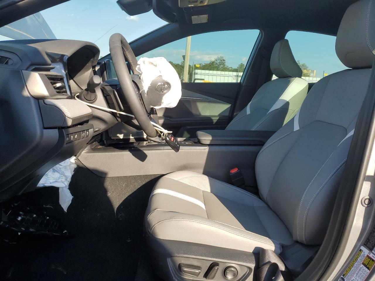 2025 TOYOTA CAMRY XSE photo 7