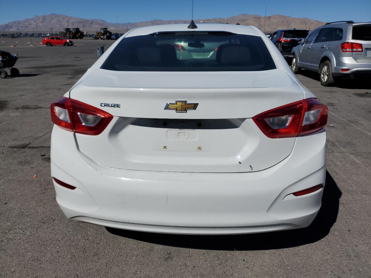 2017 CHEVROLET CRUZE LS photo 6