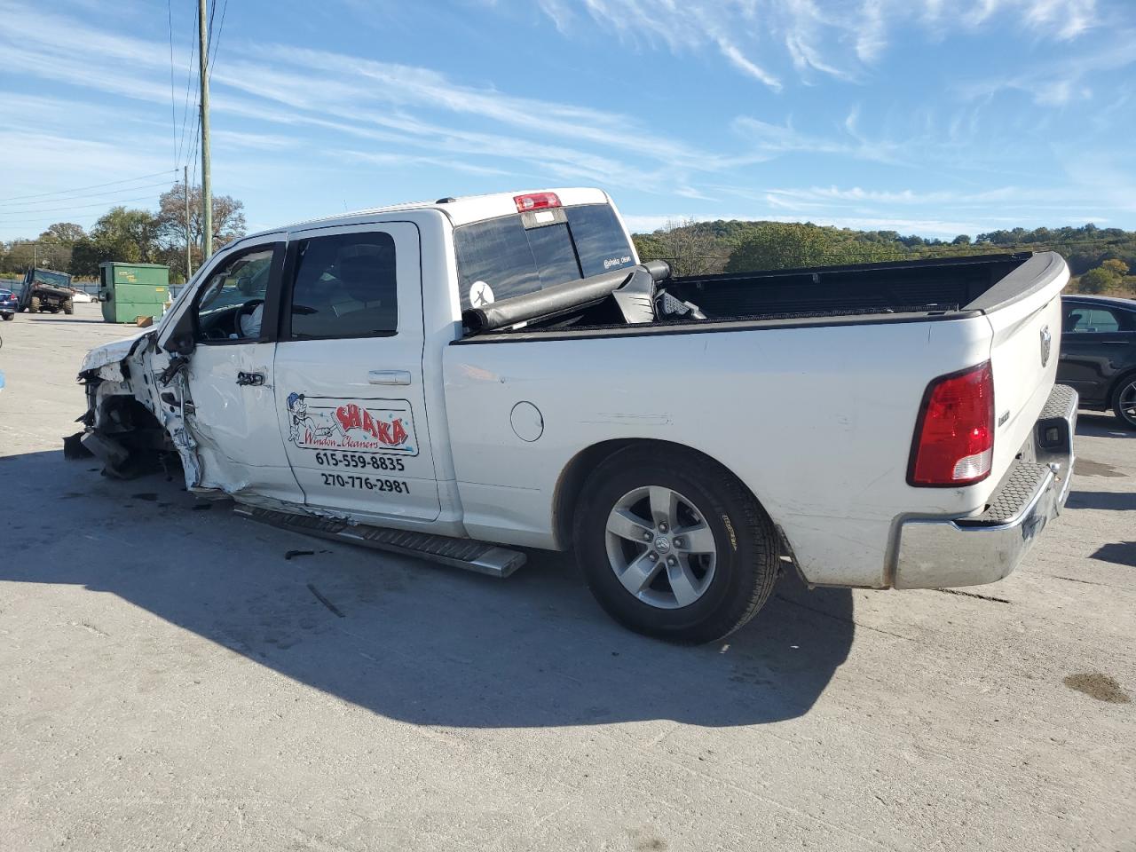 2019 RAM 1500 CLASSIC SLT photo 2
