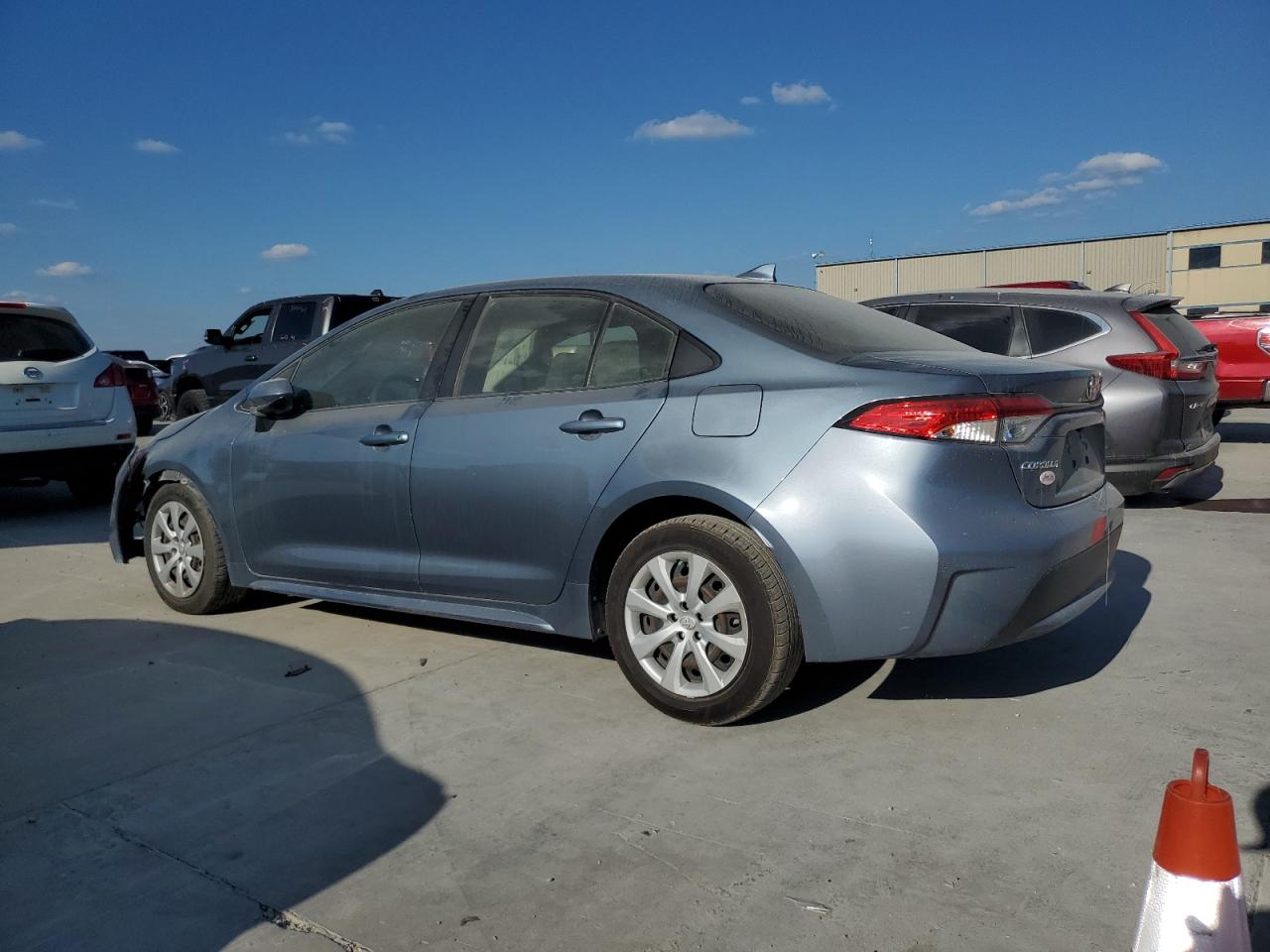 2020 TOYOTA COROLLA LE photo 3