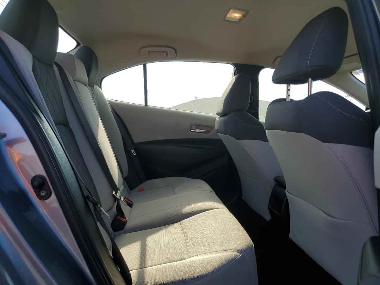 2020 TOYOTA COROLLA LE photo 19