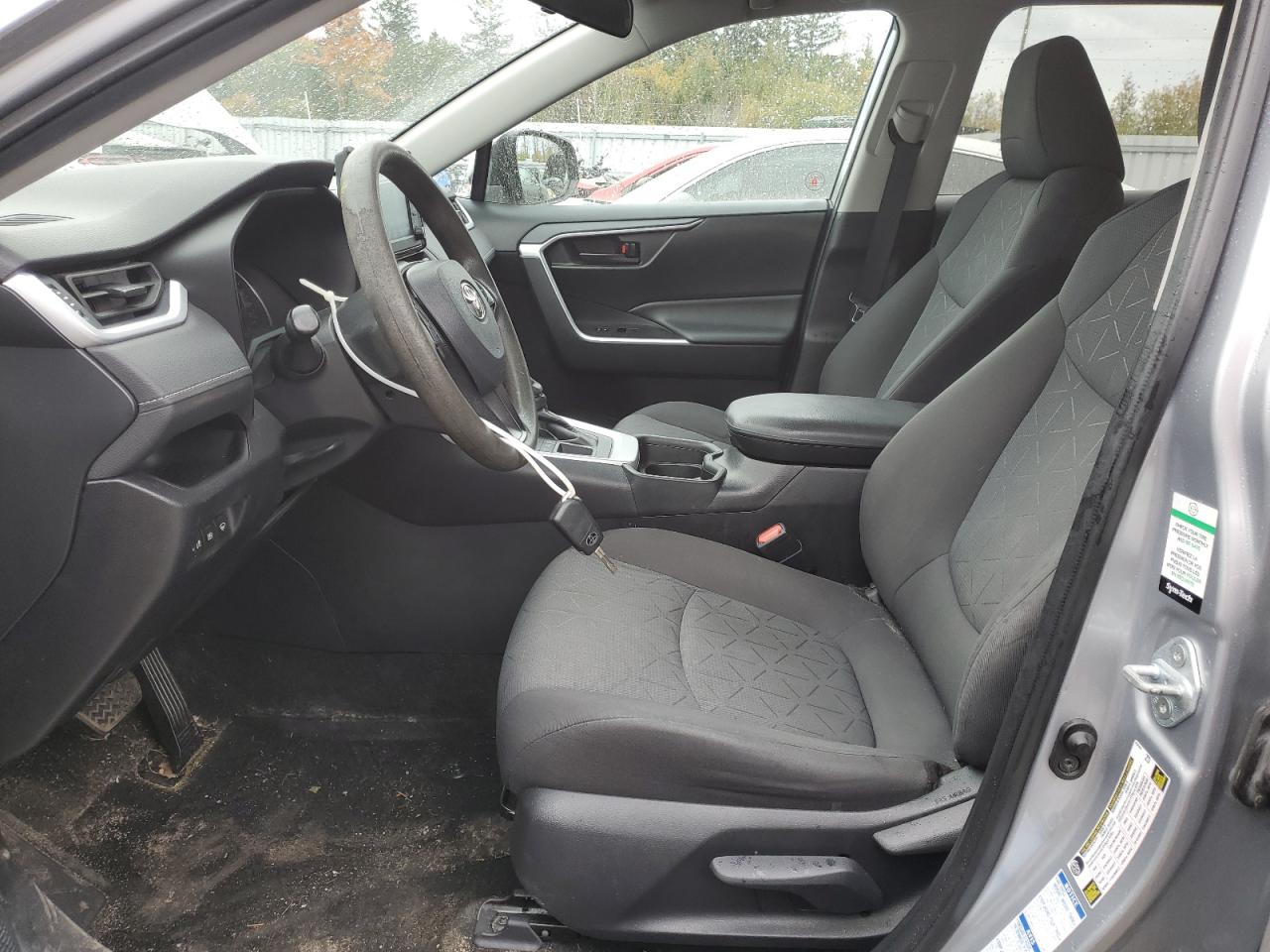 2021 TOYOTA RAV4 LE photo 13