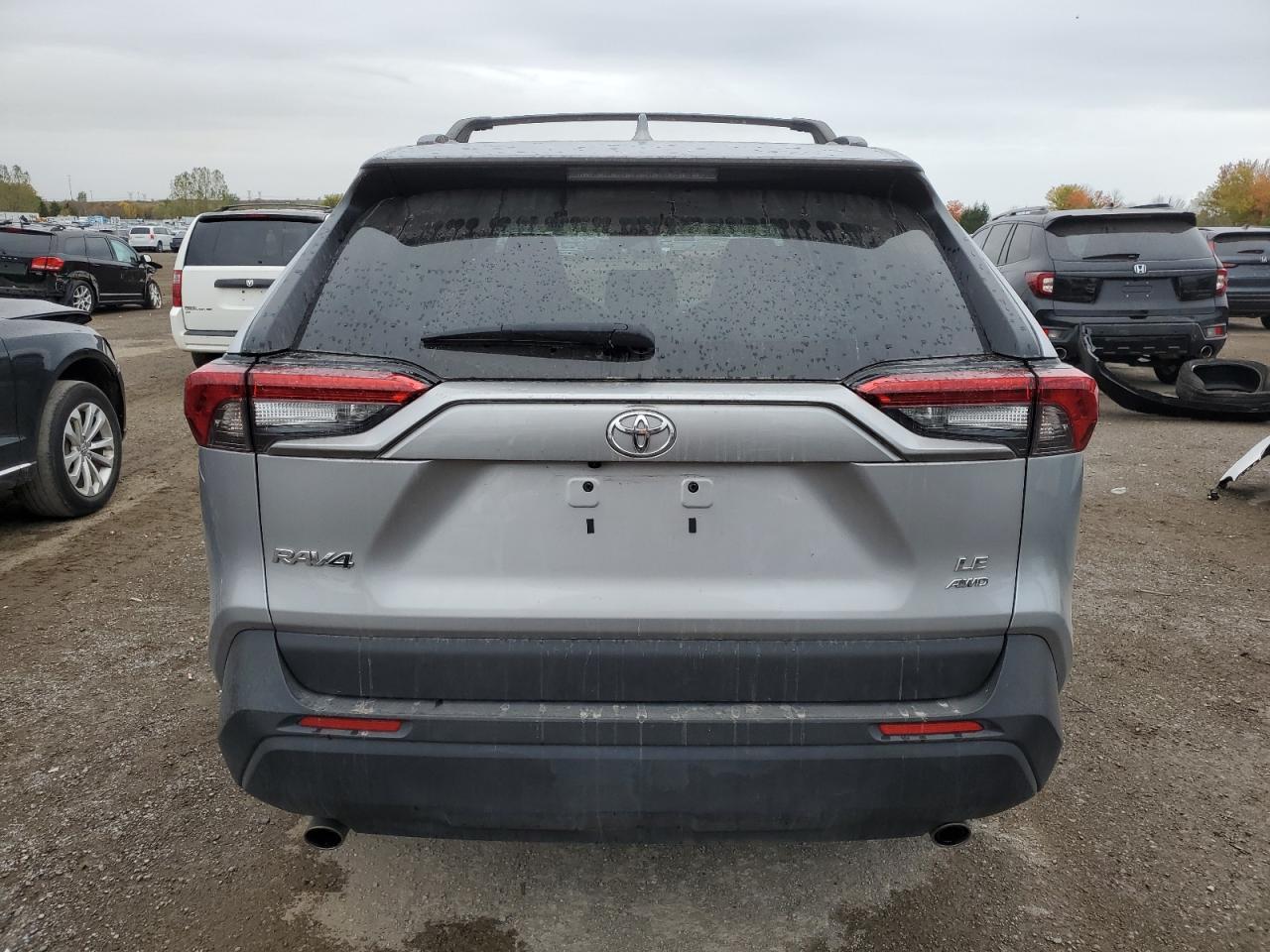 2021 TOYOTA RAV4 LE photo 11