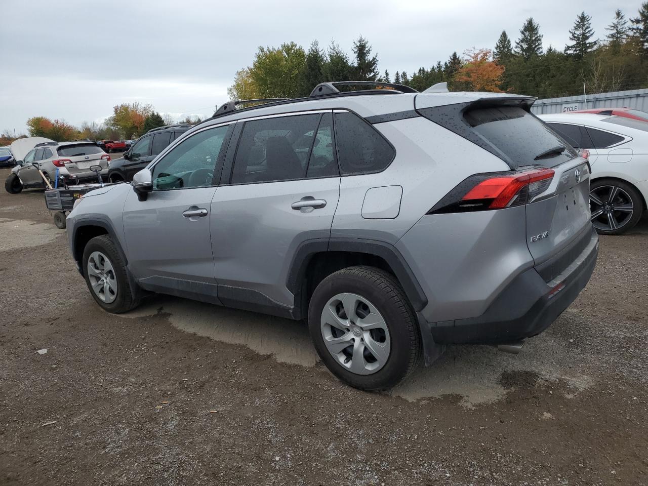 2021 TOYOTA RAV4 LE photo 3