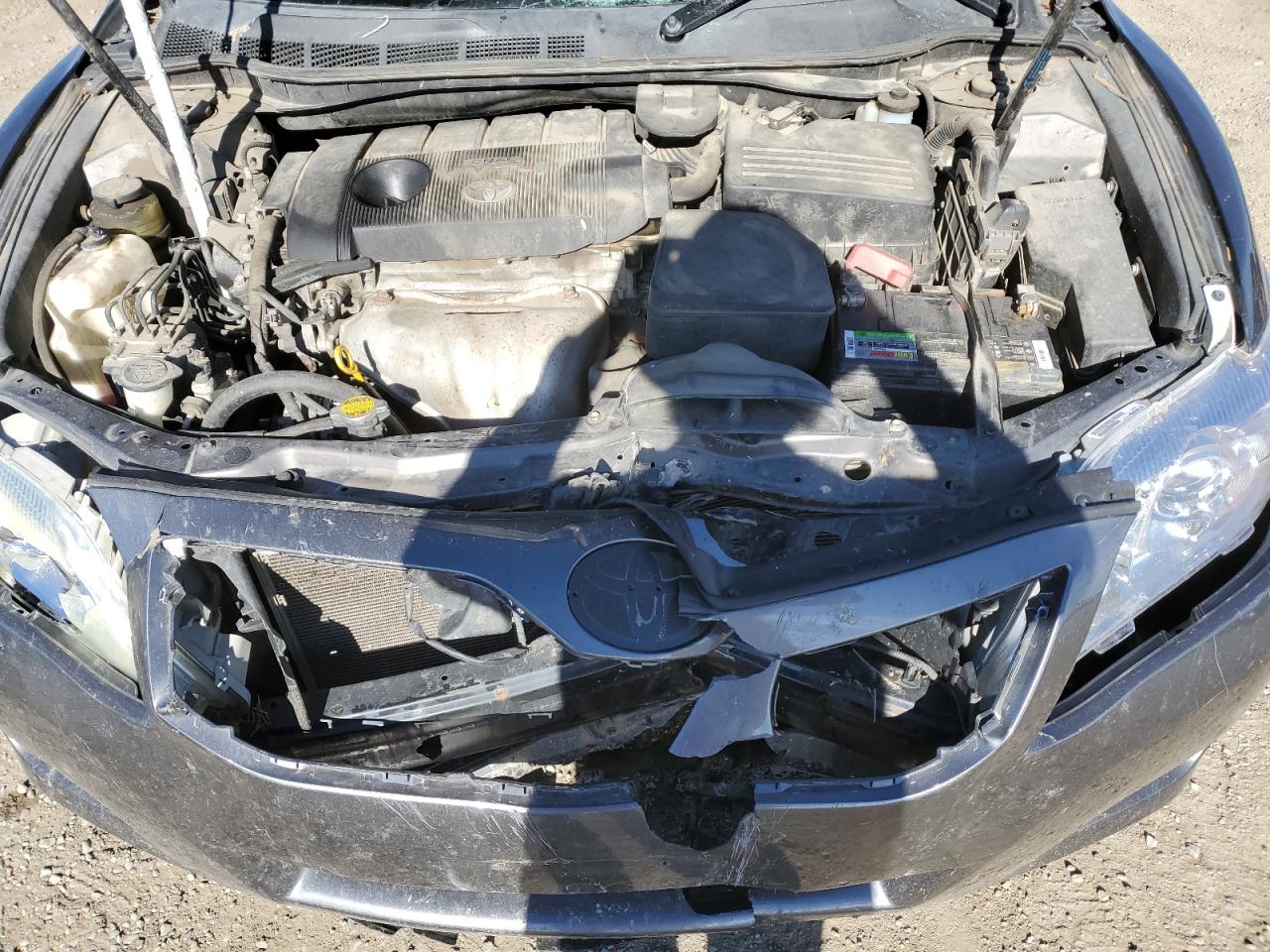 2010 TOYOTA CAMRY LE photo 11