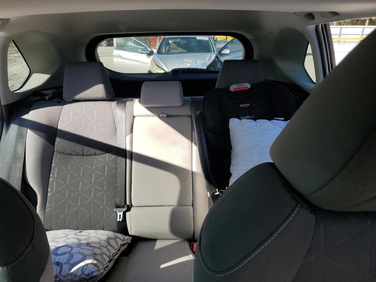 2025 TOYOTA RAV4 XLE photo 37