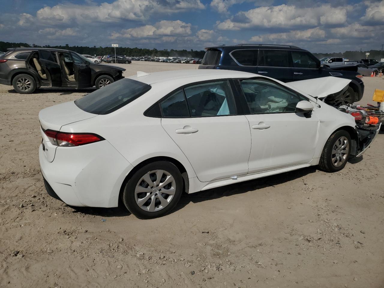 2024 TOYOTA COROLLA LE photo 5