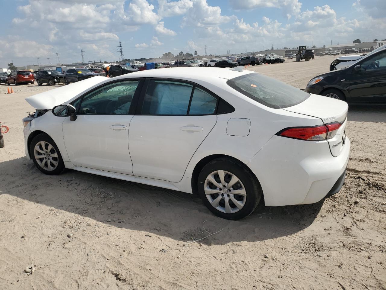 2024 TOYOTA COROLLA LE photo 3