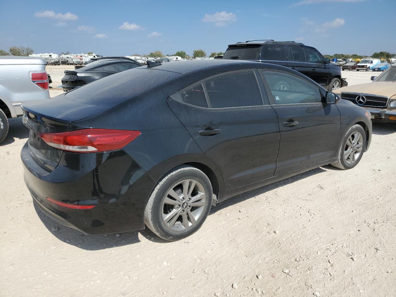 2017 HYUNDAI ELANTRA SE photo 3