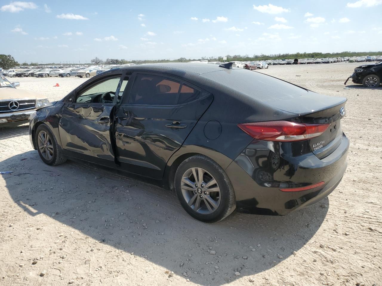 2017 HYUNDAI ELANTRA SE photo 2