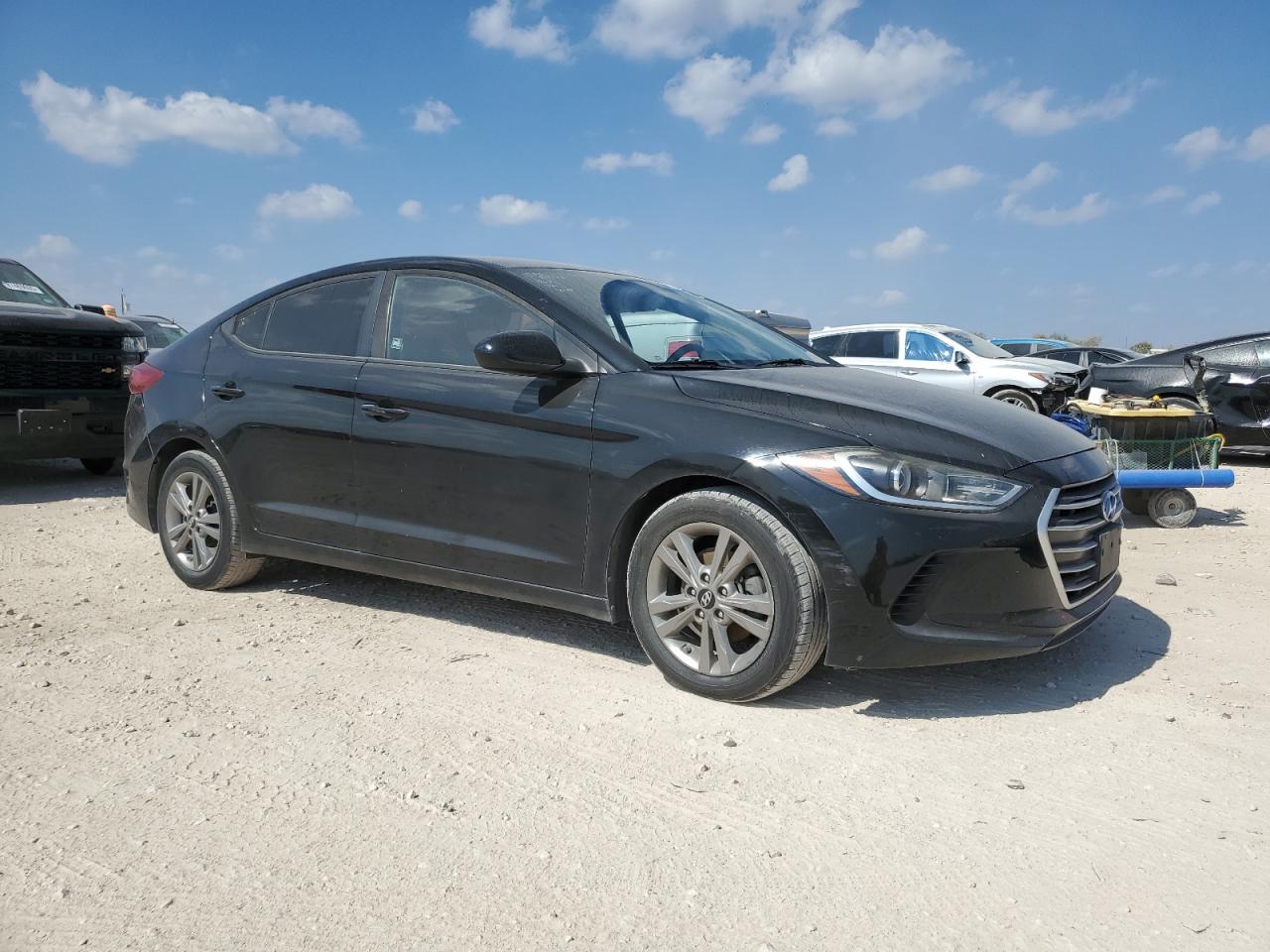 2017 HYUNDAI ELANTRA SE photo 4