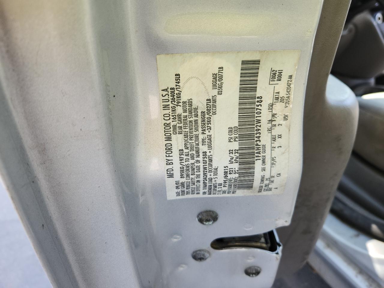 2002 FORD FOCUS SE photo 34