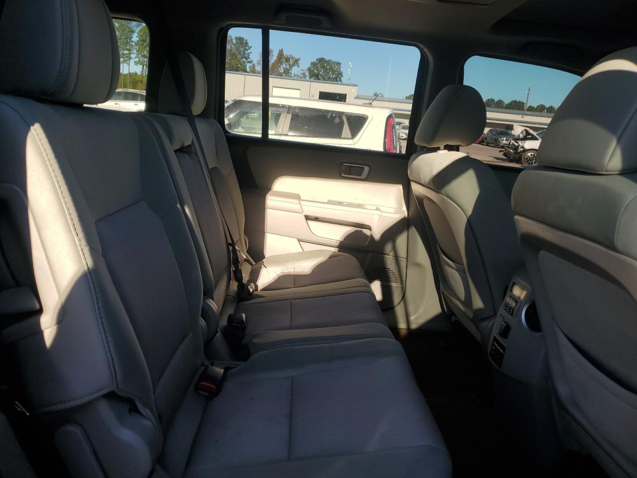 2015 HONDA PILOT SE photo 11