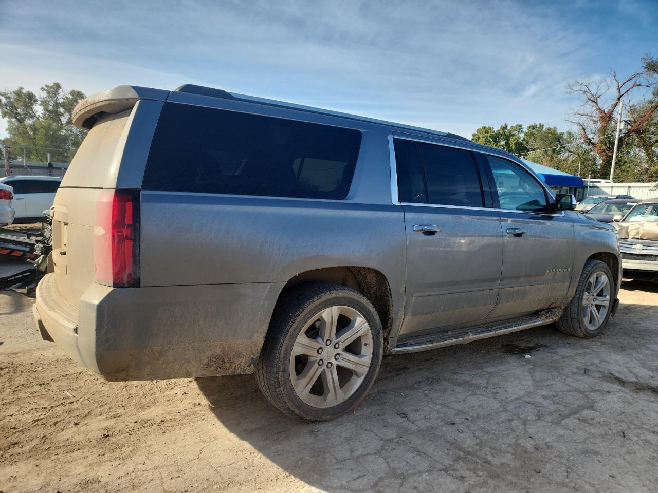 2018 CHEVROLET SUBURBAN K1500 PREMIER photo 3