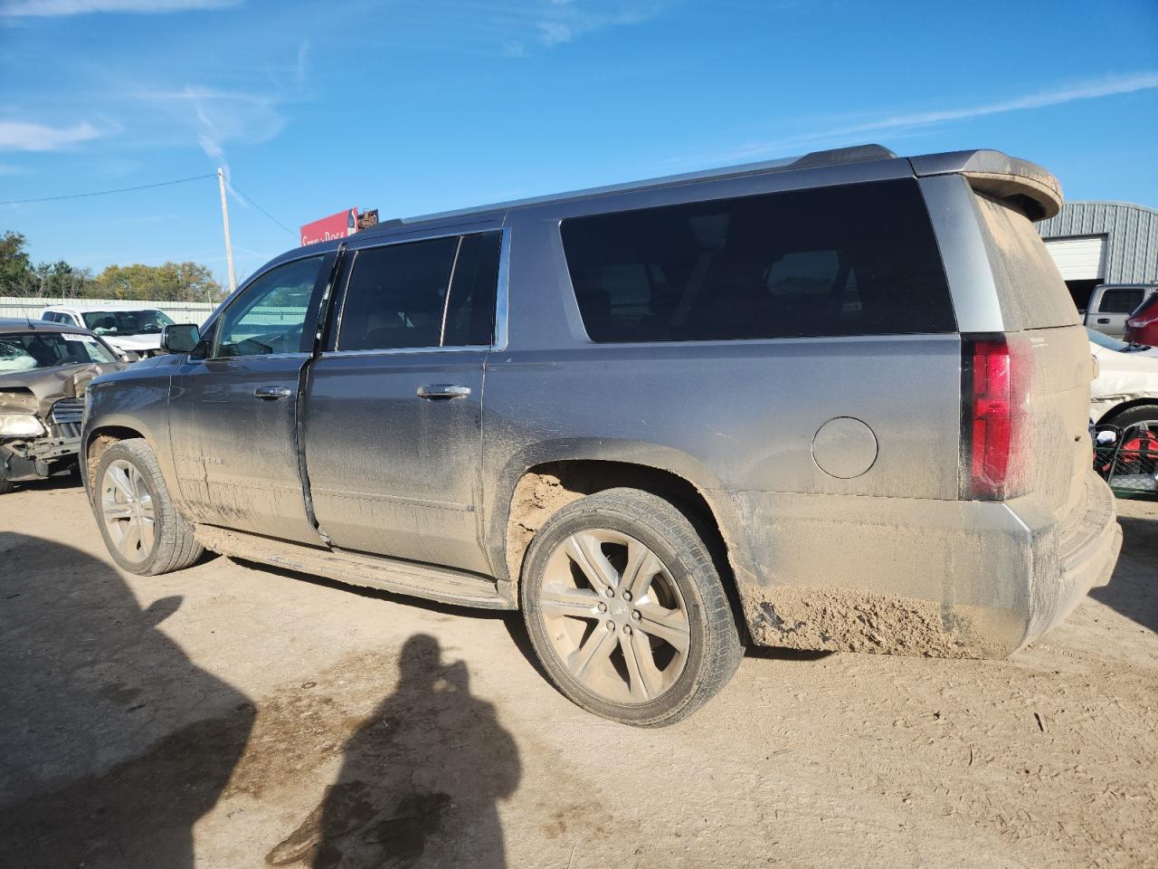 2018 CHEVROLET SUBURBAN K1500 PREMIER photo 2