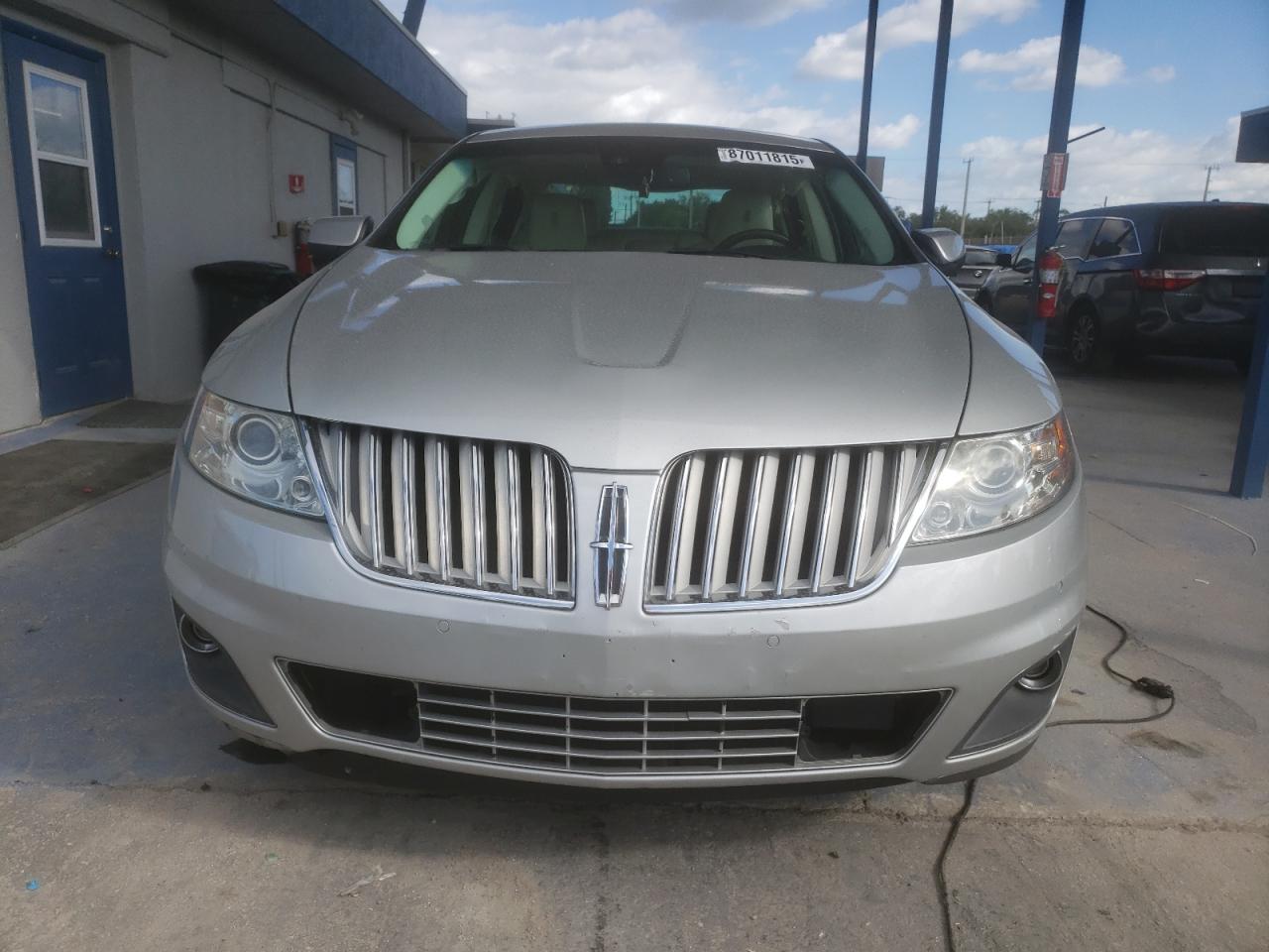 2009 LINCOLN MKS photo 5