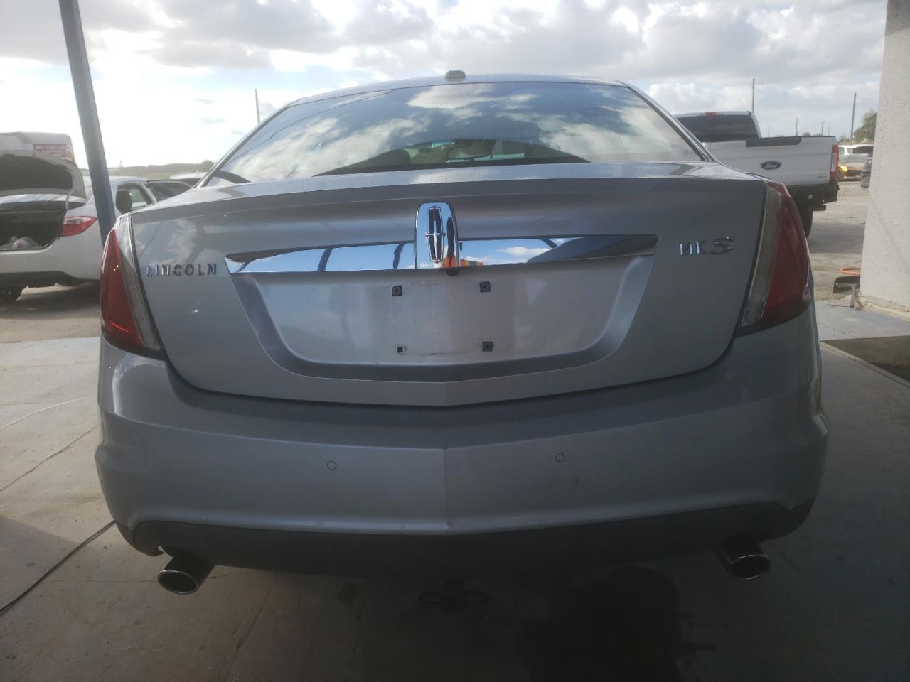 2009 LINCOLN MKS photo 6