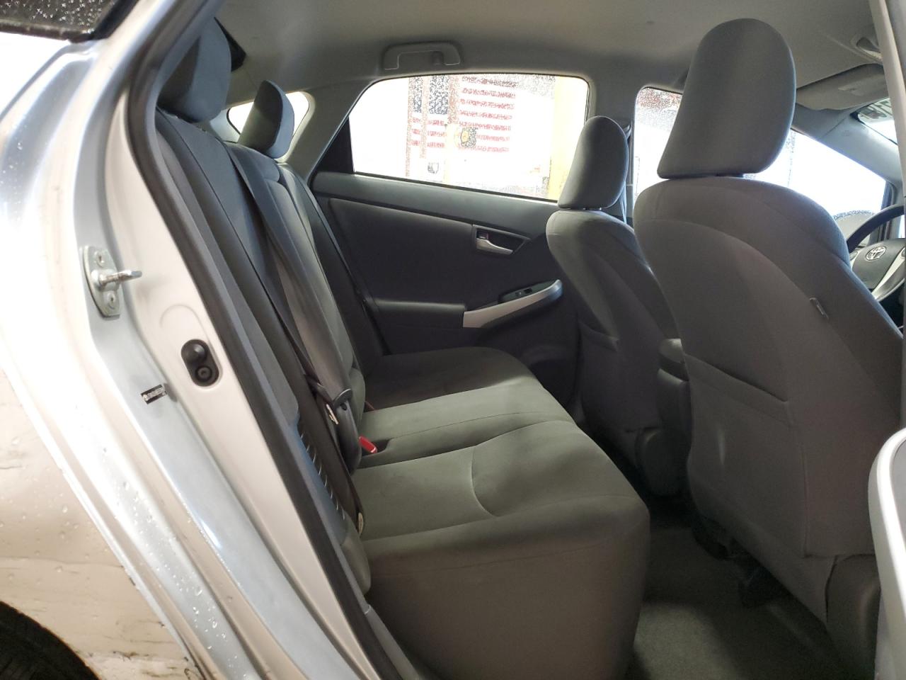 2011 TOYOTA PRIUS photo 28