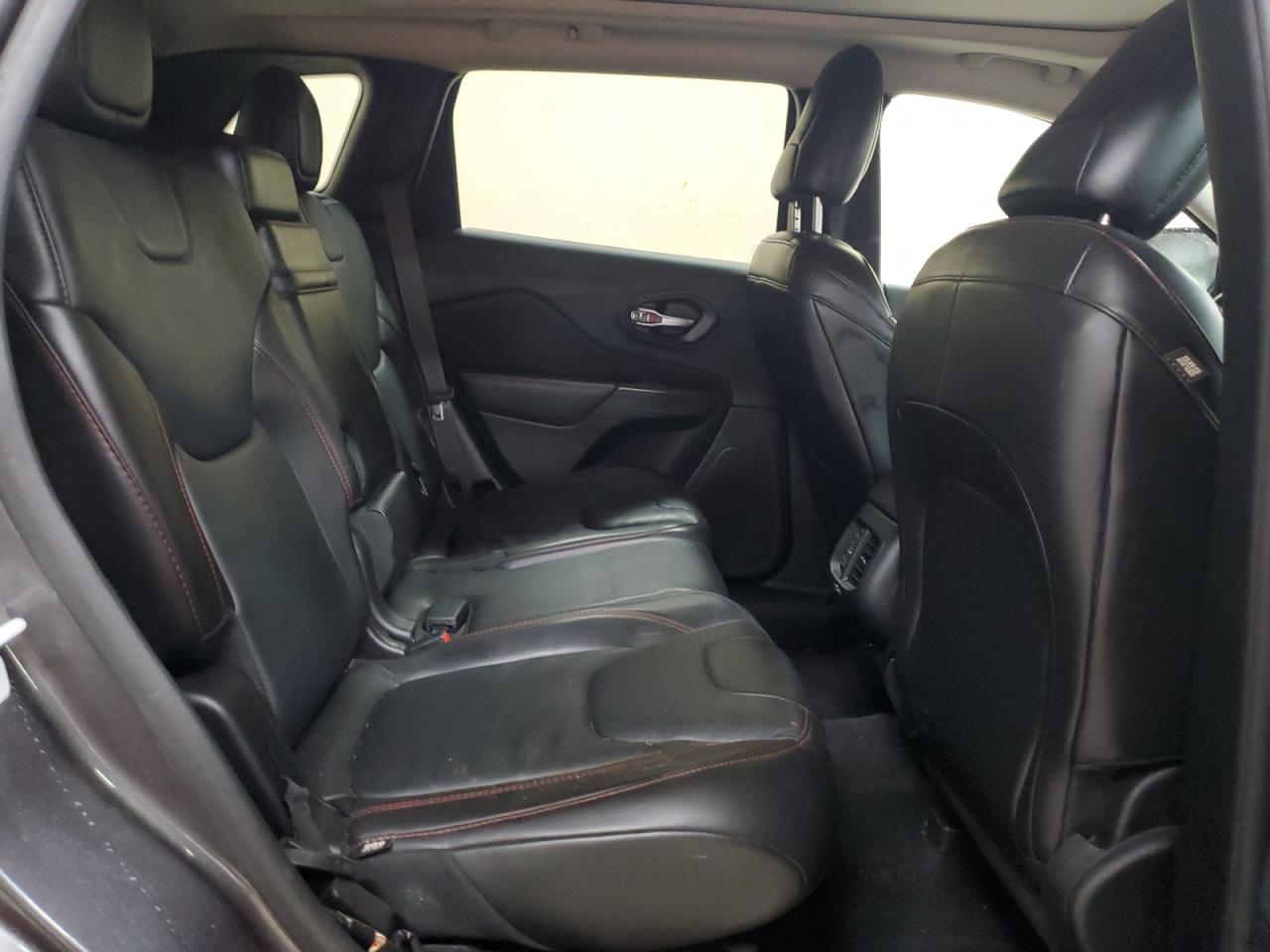 2015 JEEP CHEROKEE TRAILHAWK photo 11