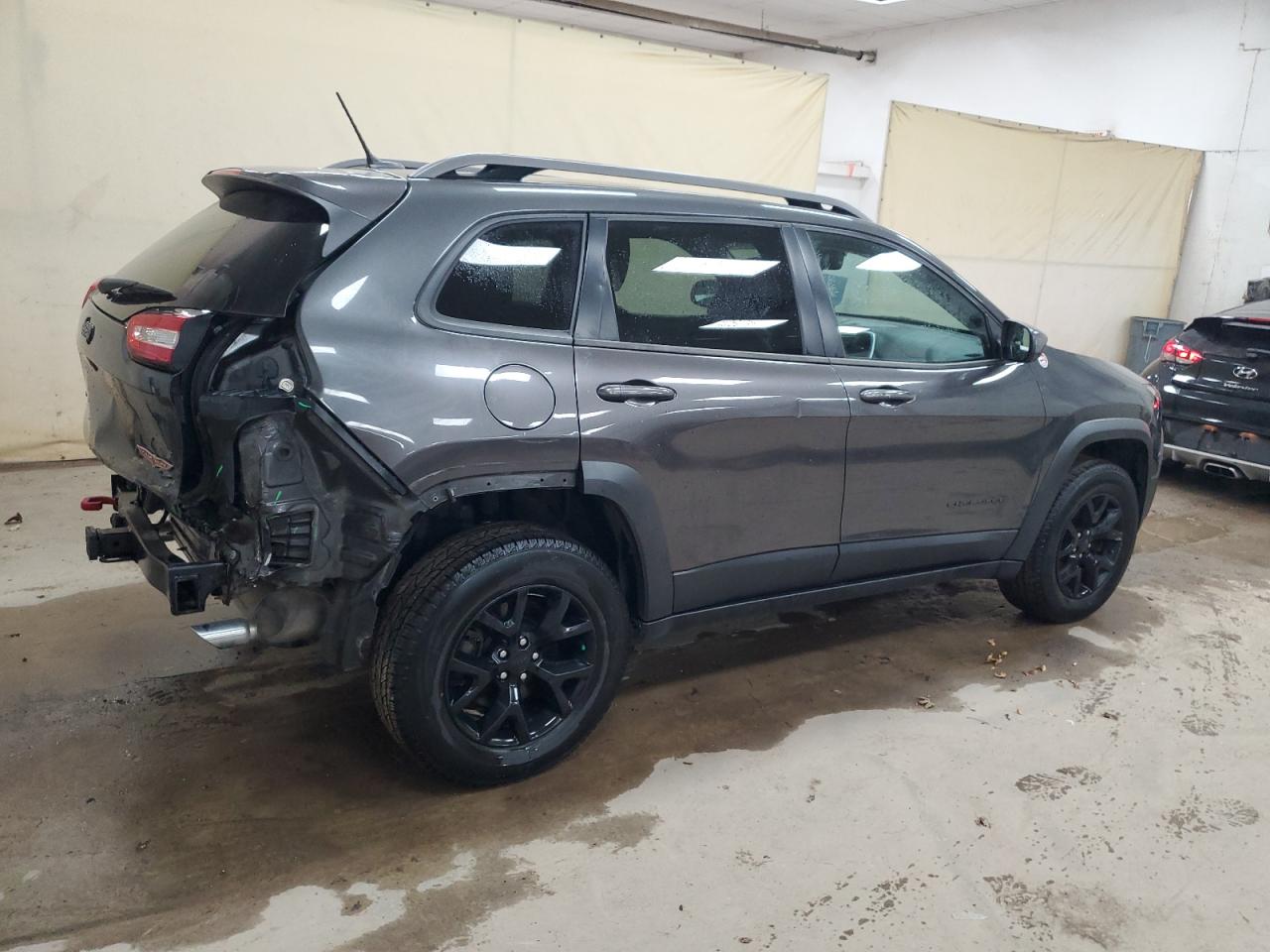 2015 JEEP CHEROKEE TRAILHAWK photo 3