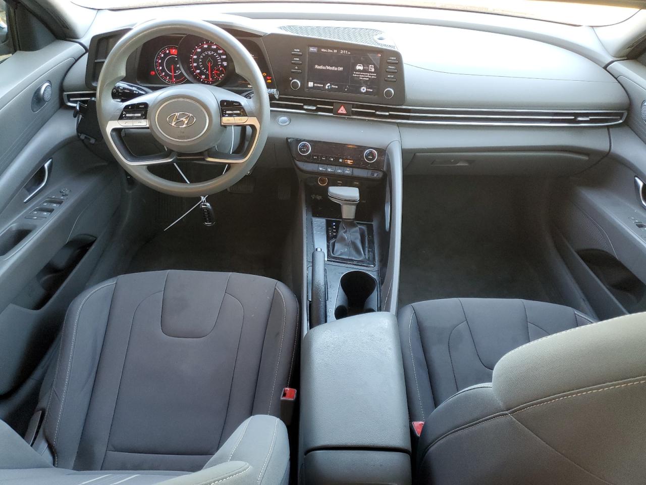 2023 HYUNDAI ELANTRA SEL photo 8