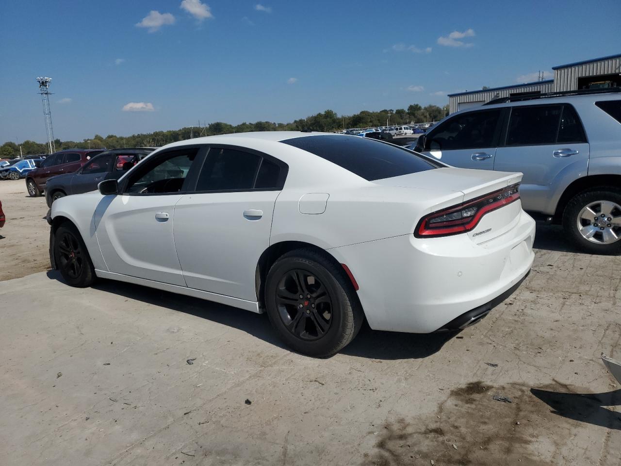 2020 DODGE CHARGER SXT photo 4