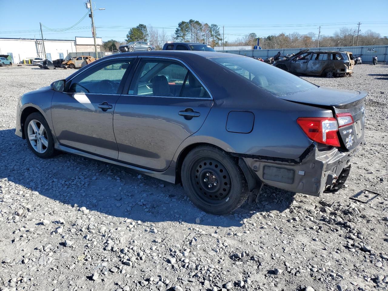 2014 TOYOTA CAMRY L photo 3