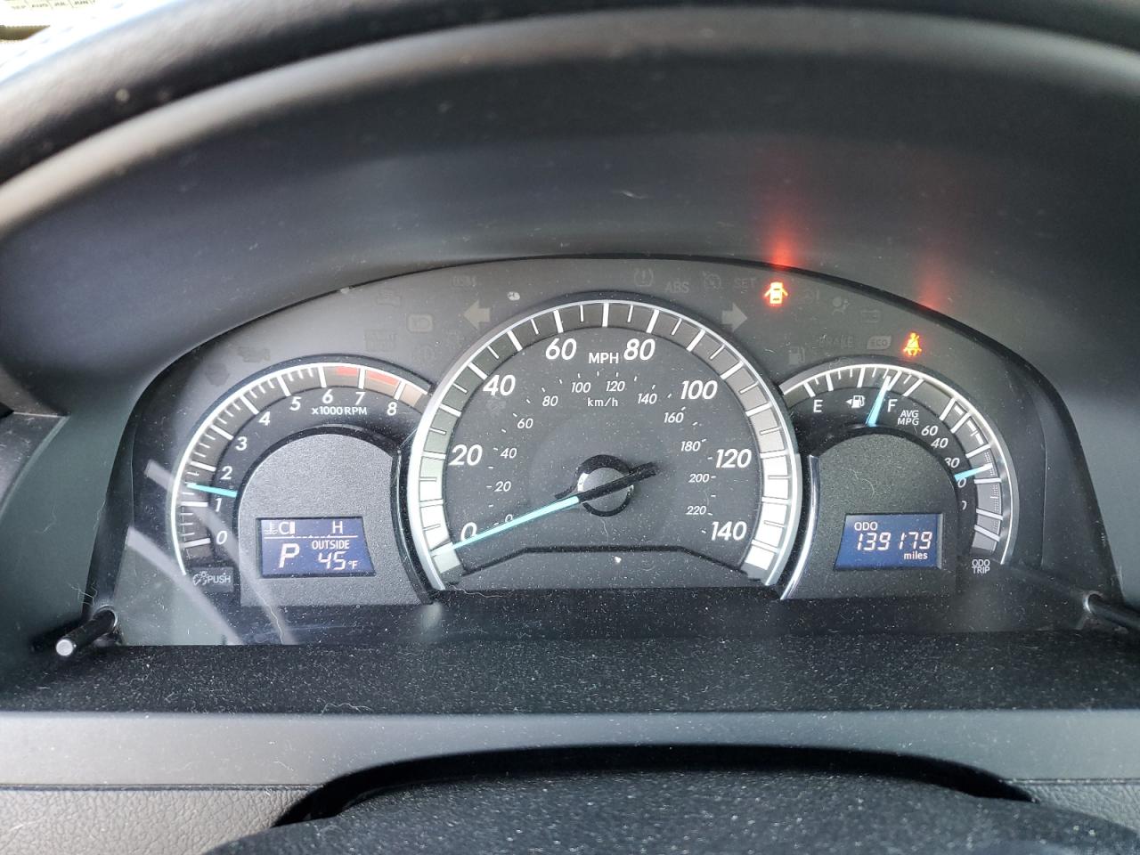 2014 TOYOTA CAMRY L photo 17