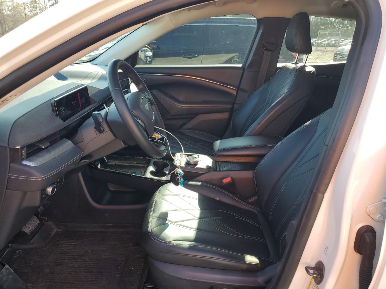 2021 FORD MUSTANG MACH-E SELECT photo 25