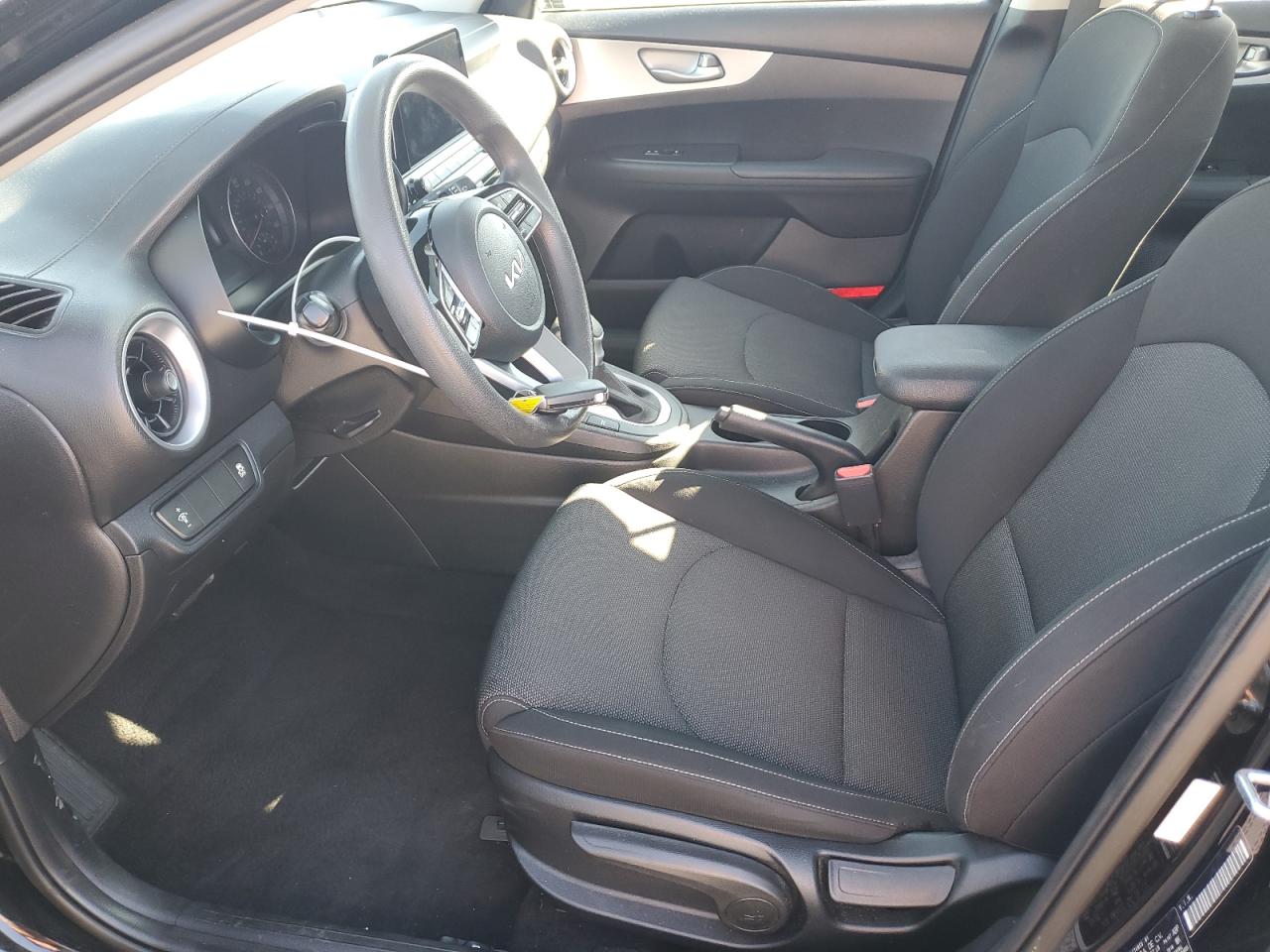 2023 KIA FORTE LXS photo 19