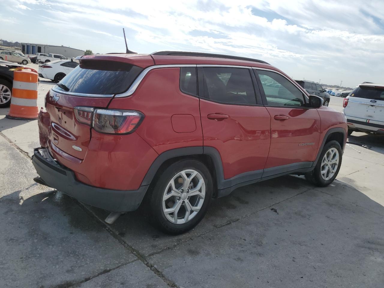 2024 JEEP COMPASS LATITUDE photo 5