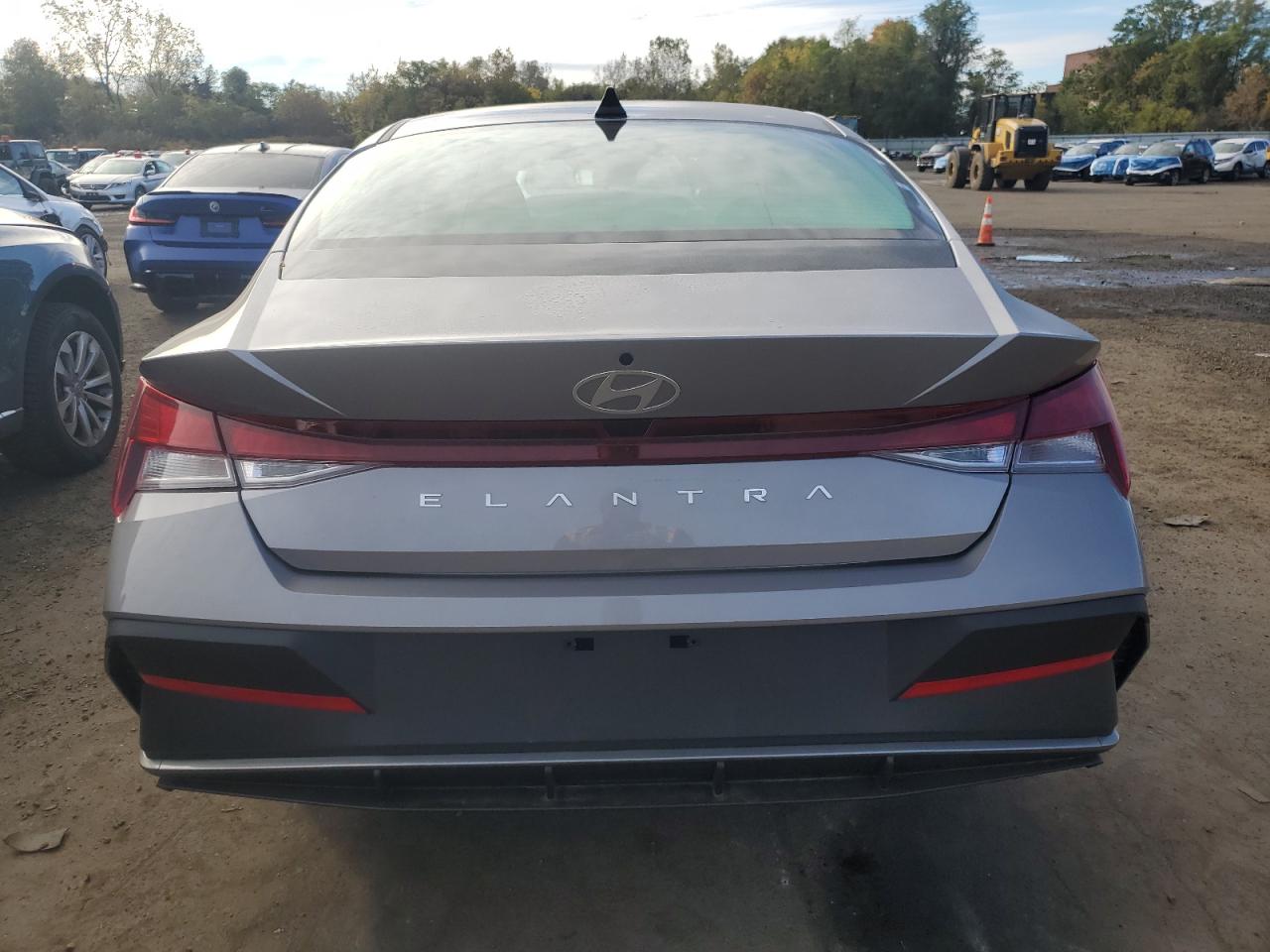 2025 HYUNDAI ELANTRA SE photo 6