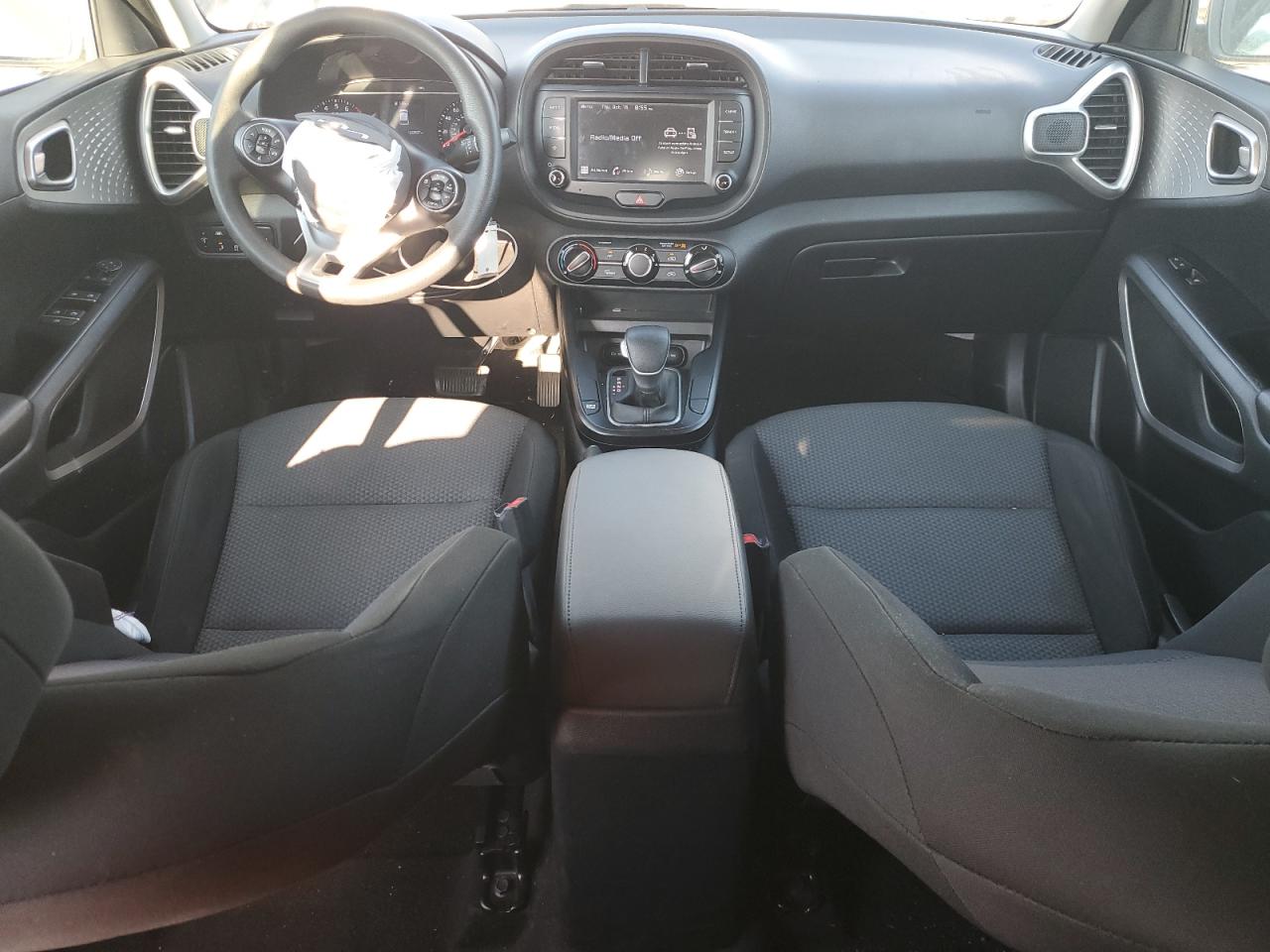2022 KIA SOUL LX photo 22