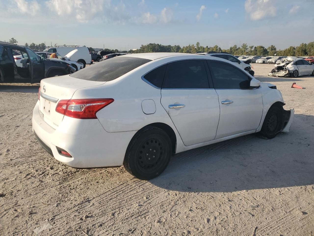 2019 NISSAN SENTRA S photo 7