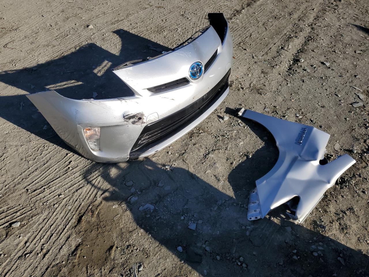 2015 TOYOTA PRIUS photo 22
