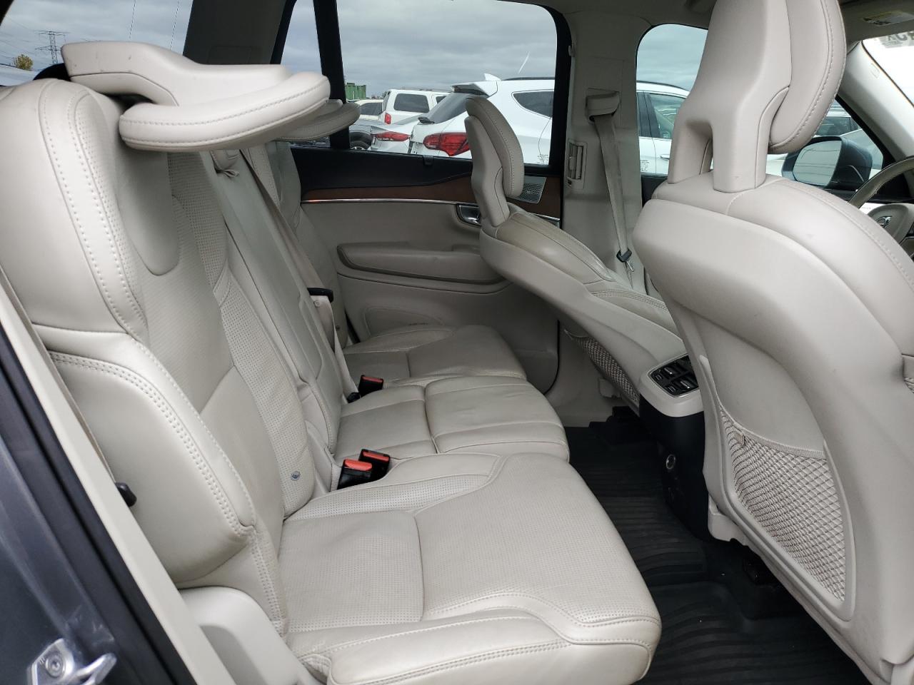 2017 VOLVO XC90 T6 photo 19