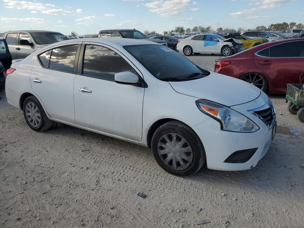 2019 NISSAN VERSA S photo 10