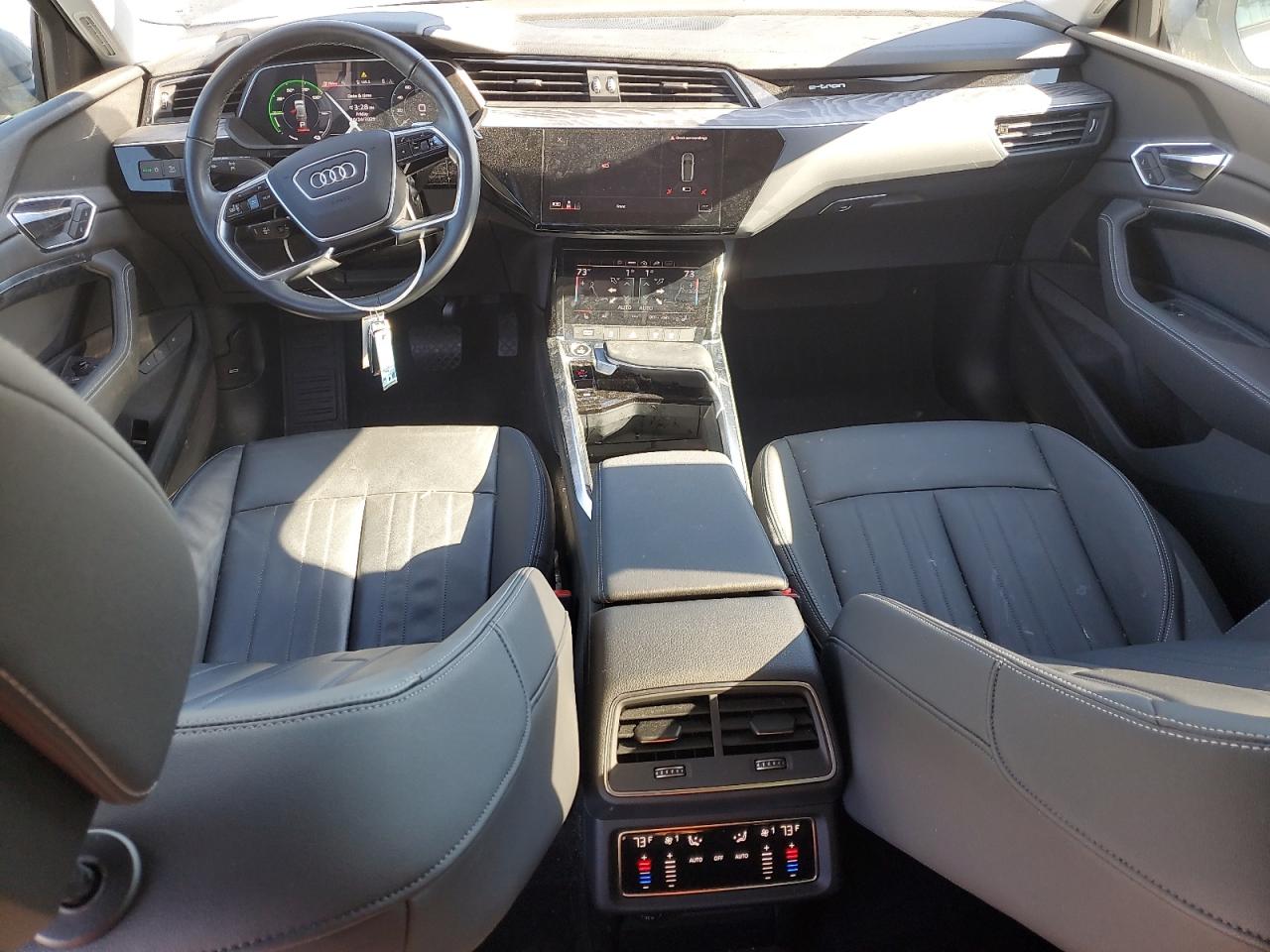 2022 AUDI E-TRON PREMIUM photo 8