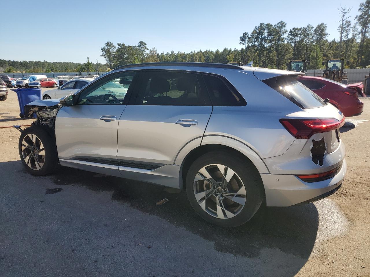 2022 AUDI E-TRON PREMIUM photo 2