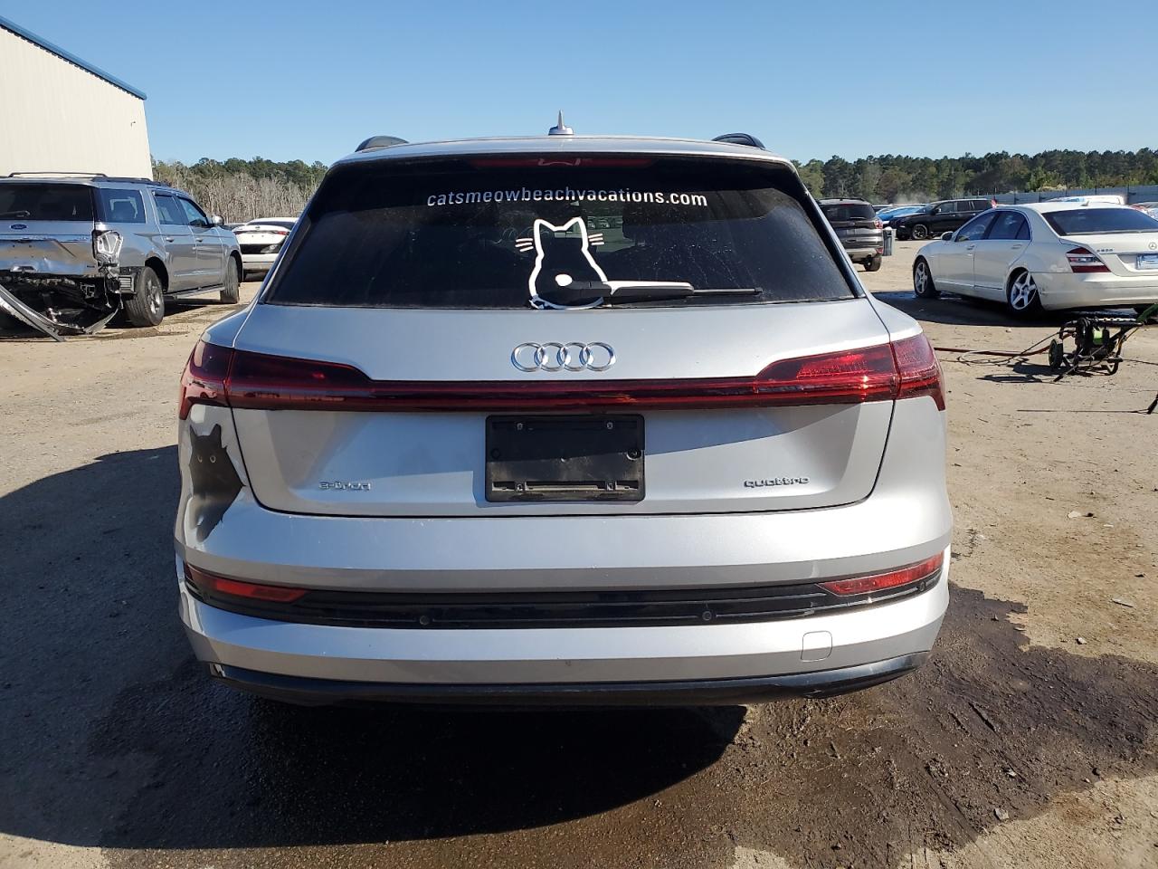 2022 AUDI E-TRON PREMIUM photo 6