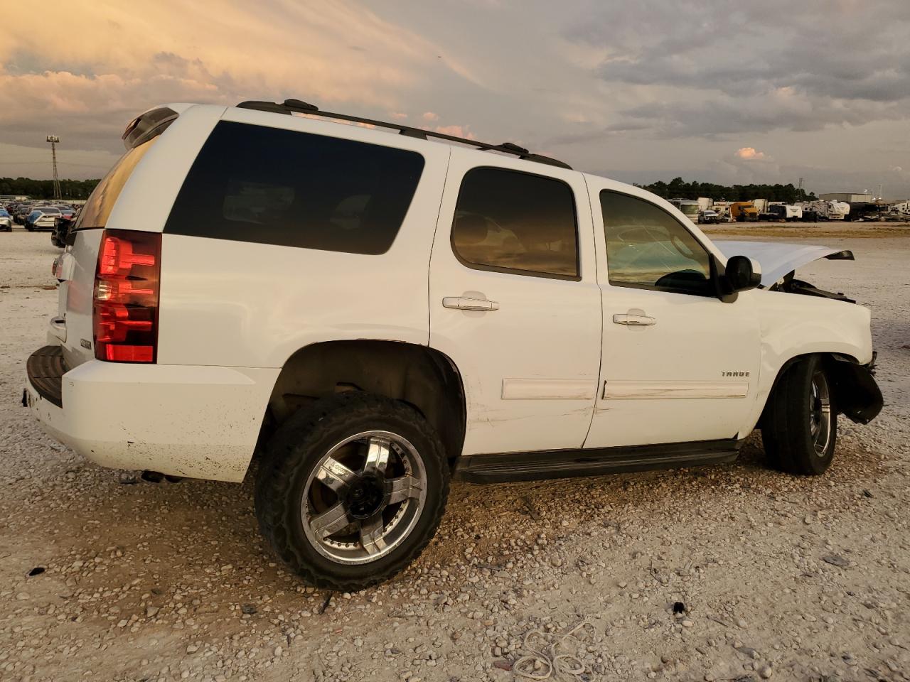 2011 CHEVROLET TAHOE C1500 LS photo 3