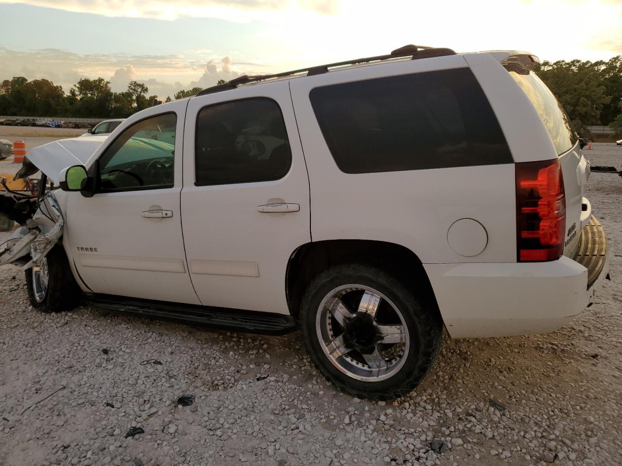 2011 CHEVROLET TAHOE C1500 LS photo 2