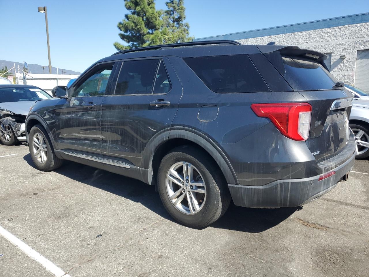 2020 FORD EXPLORER XLT photo 3