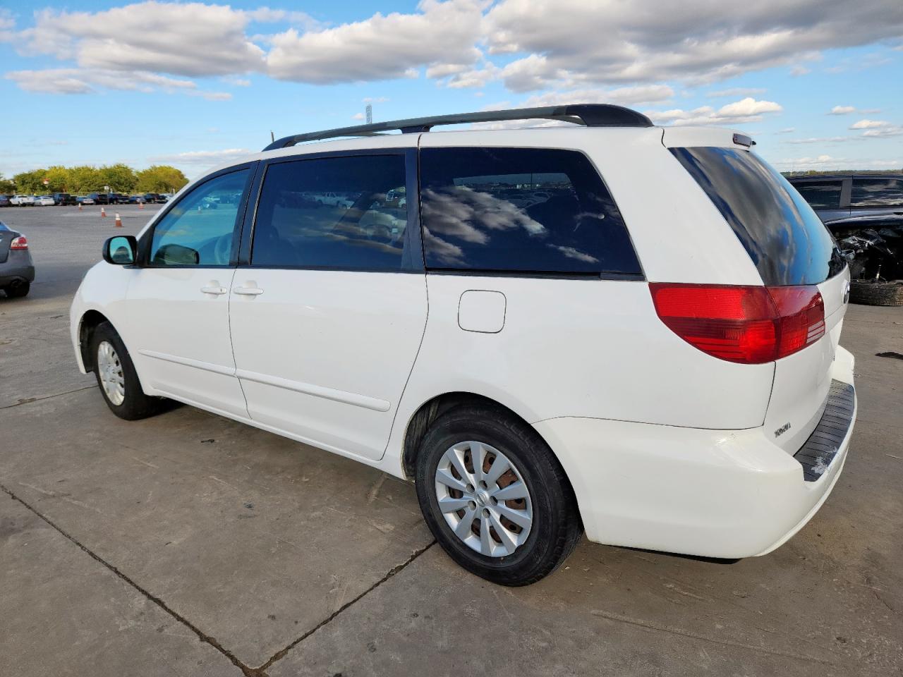 2006 TOYOTA SIENNA LE 8 PASSENGER photo 2