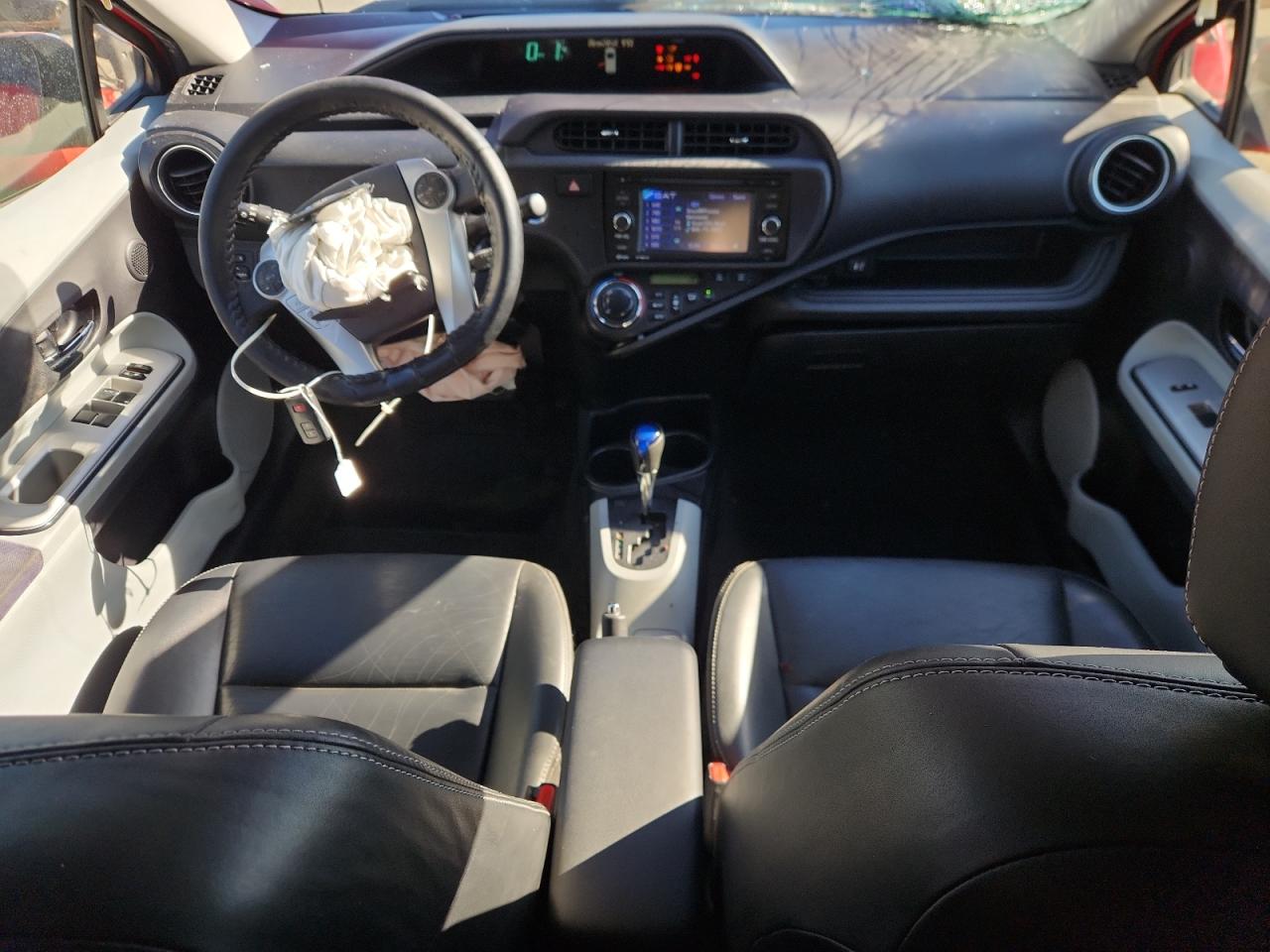 2012 TOYOTA PRIUS C FOUR photo 8