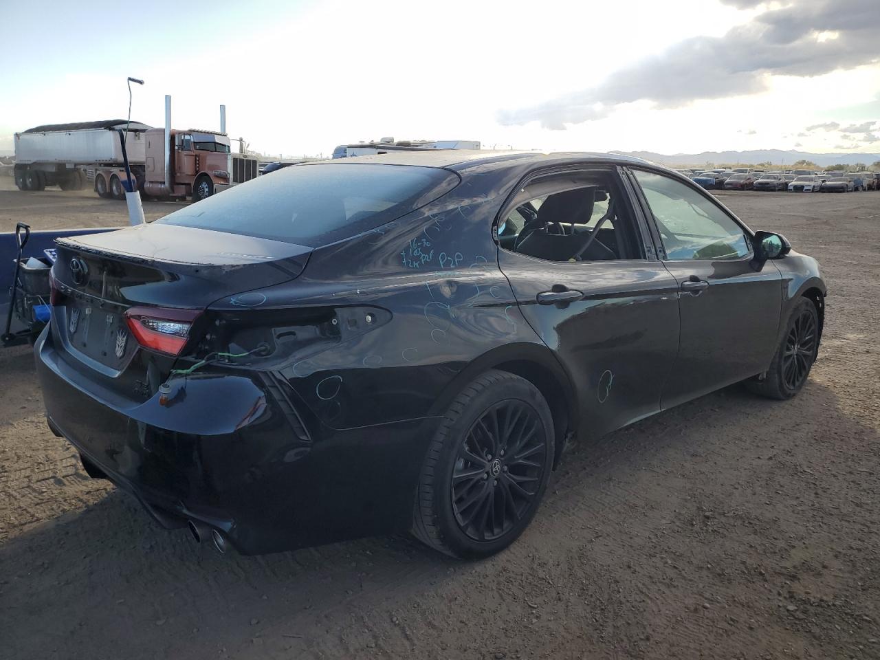 2022 TOYOTA CAMRY SE photo 5