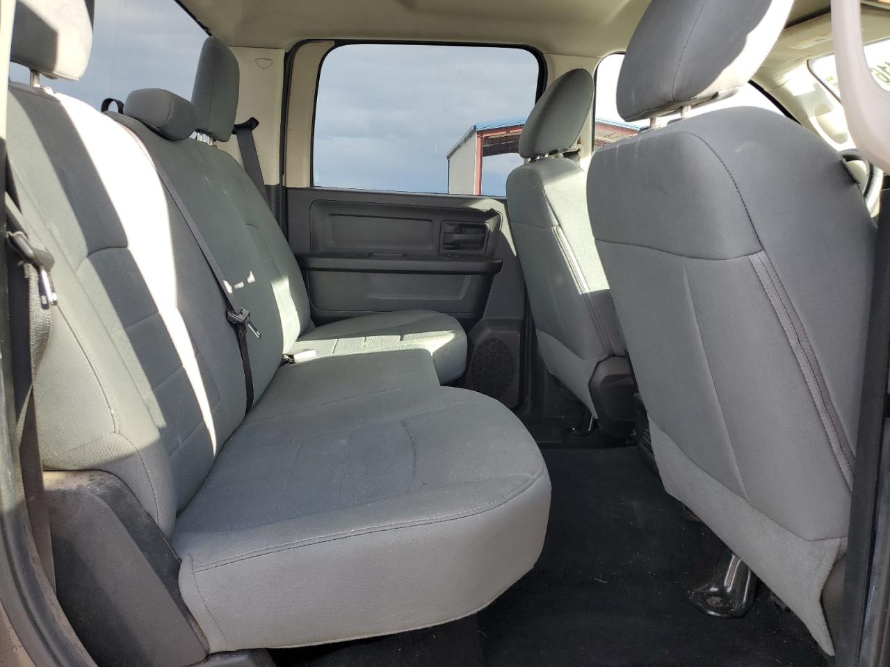 2014 RAM 1500 ST photo 19