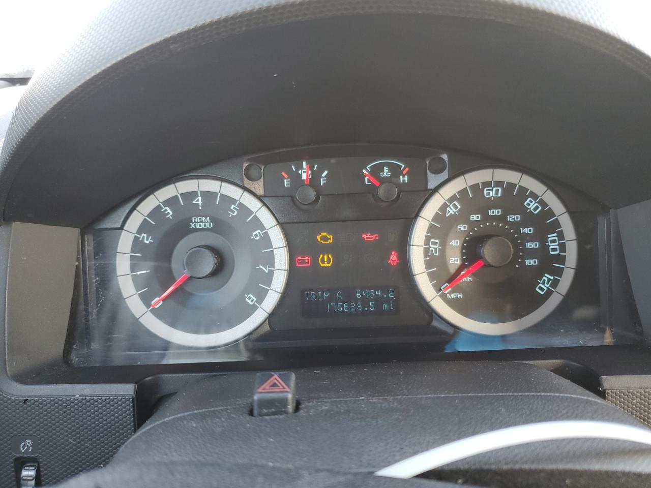 2011 FORD ESCAPE XLT photo 17