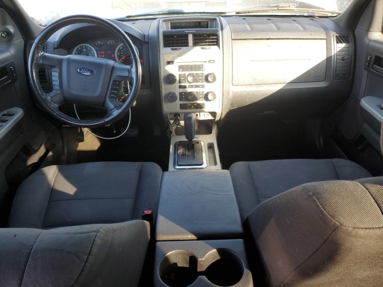 2011 FORD ESCAPE XLT photo 15